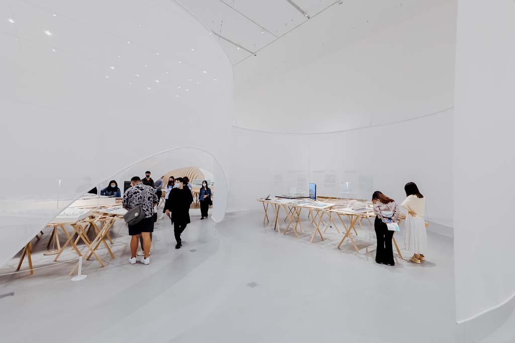 「日本現代建築展 Beyond Borders：Architectures of Japan」のための展示台 2